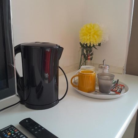 Ensuite Basic Room Budget Sketty 5 Swansea Exterior foto